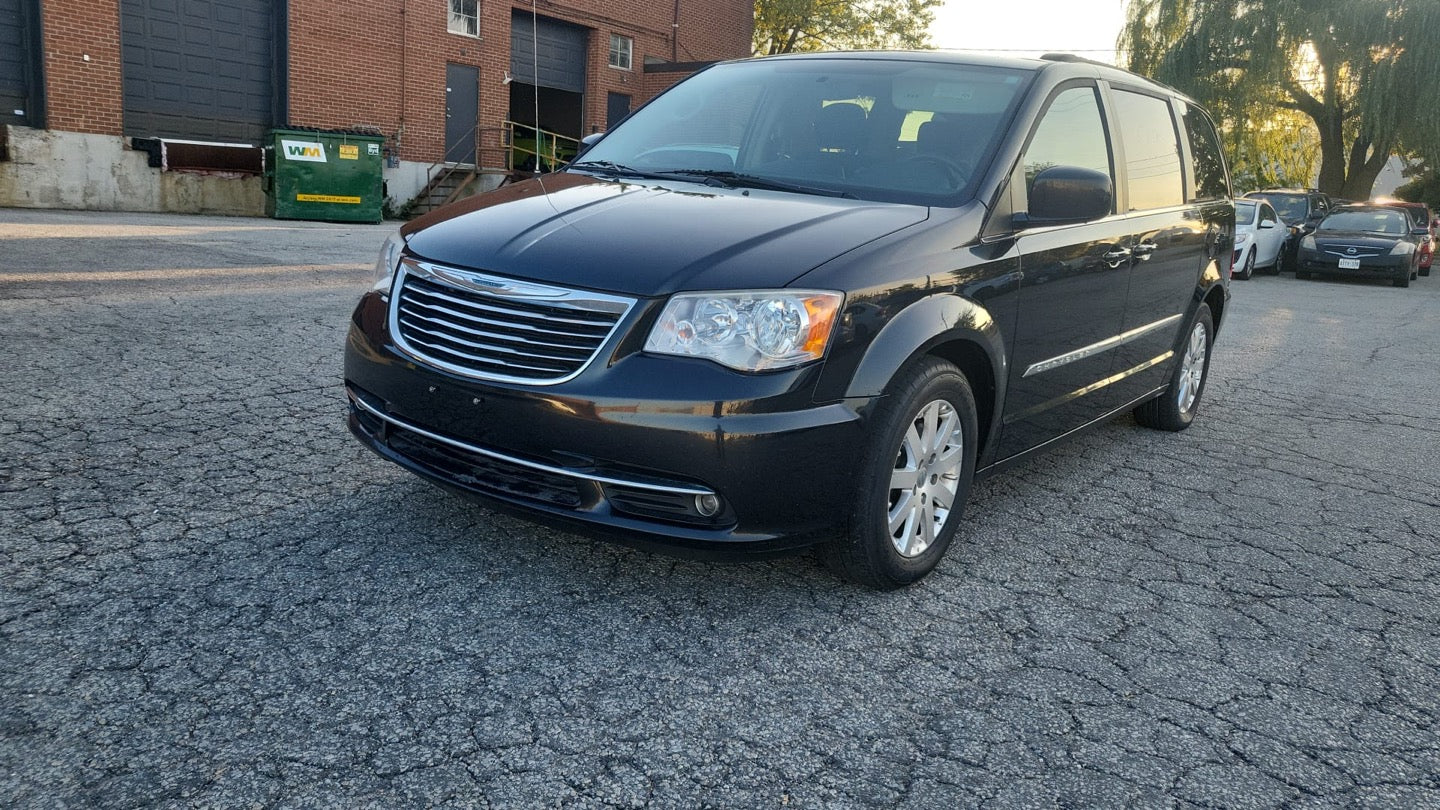 CHRYSLER TOWN & COUNTRY 2014