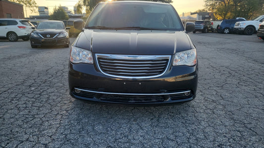 CHRYSLER TOWN & COUNTRY 2014