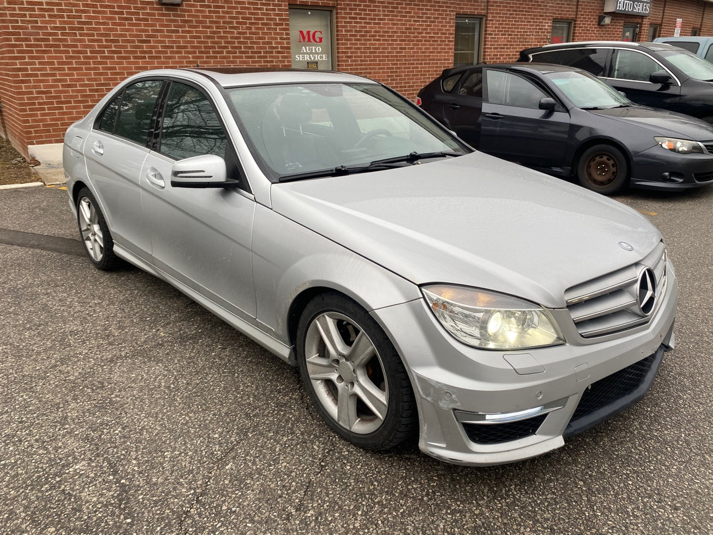 MERCEDES-BENZ C300 2011